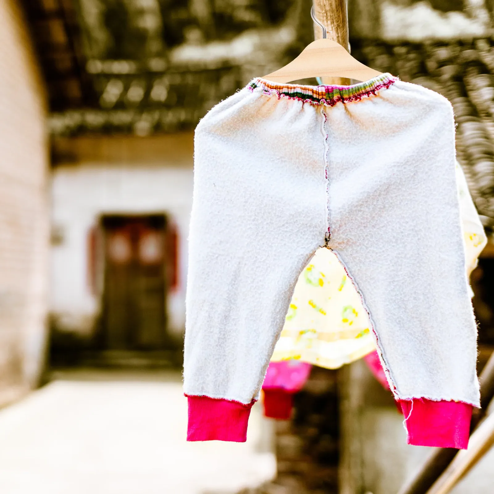 

10 шт. деревянных вешалок для одежды 13-го размера, идеально подходят для аксессуаров BJD, деревянная вешалка для BJD 1/3