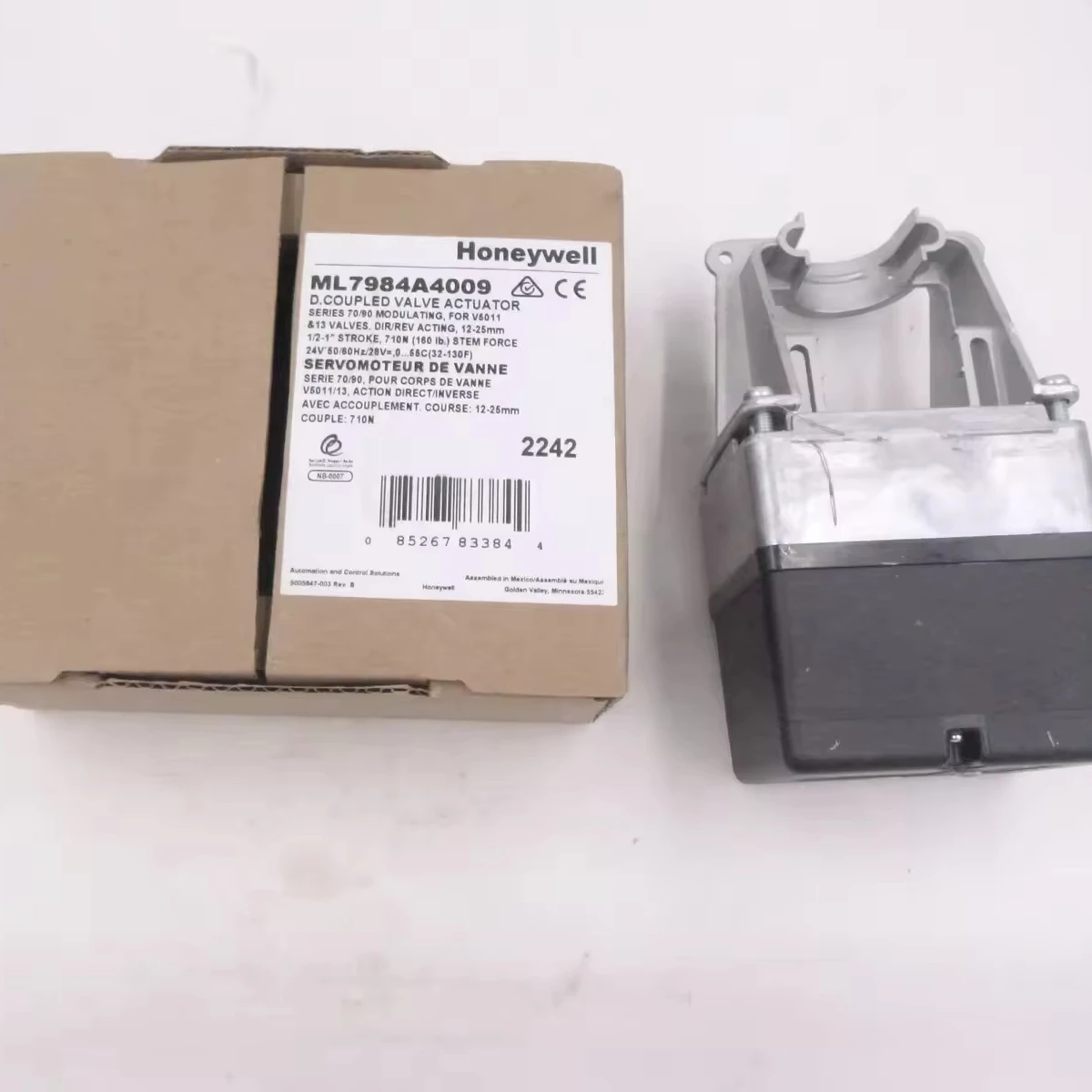 

Honeywell ML7984A4009 Direct Coupled Valve Actuator for V5011 V5013 Valves Honeywel