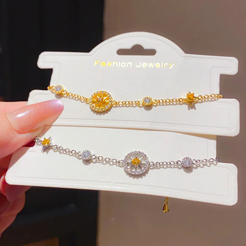 

Vintage Octagram Star Compass Bracelet with Zirconia, Retro Light Luxury Adjustable Chain Love Anniversary Gift for Her