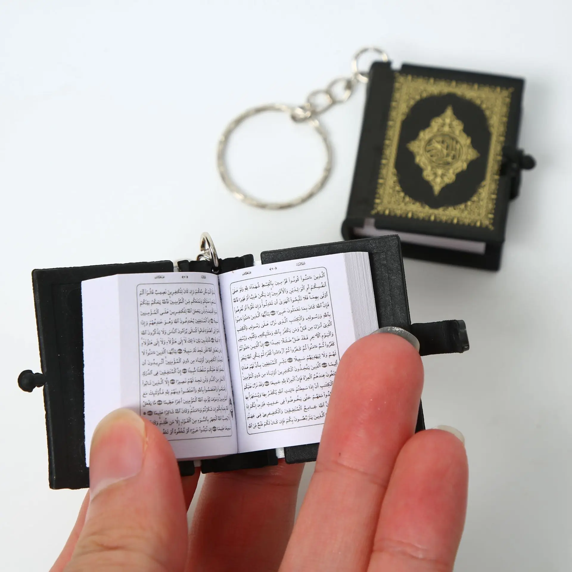 koran keychain Muslim Keychain Resin Islamic Mini Ark Quran Book Real Paper Can Read Pendant Key Ring Key Chain Religious Jewelr