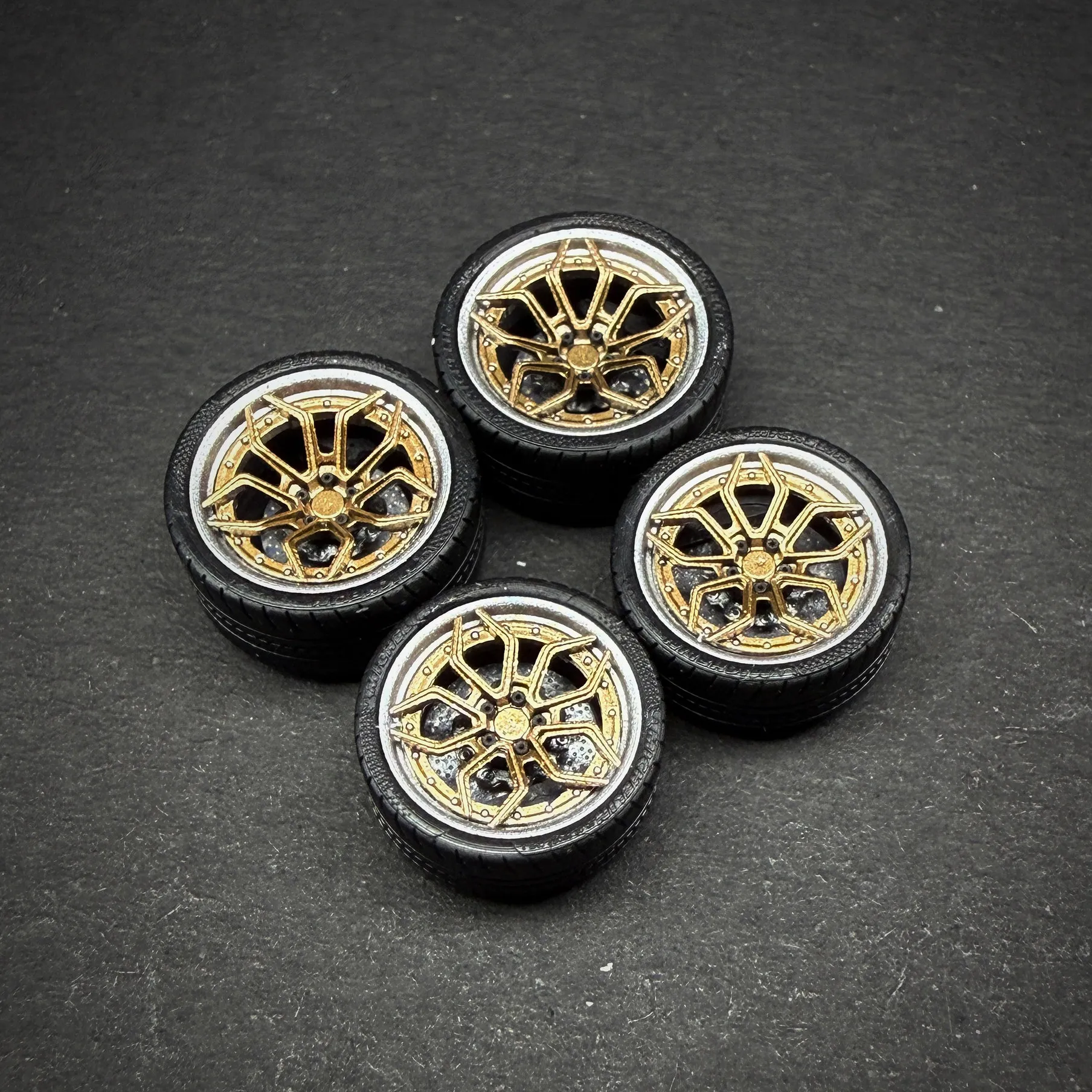 1:64 Wheel Diameter 10.2/10.9mm Suitable for 1/64 Car Model Modification Accessories
