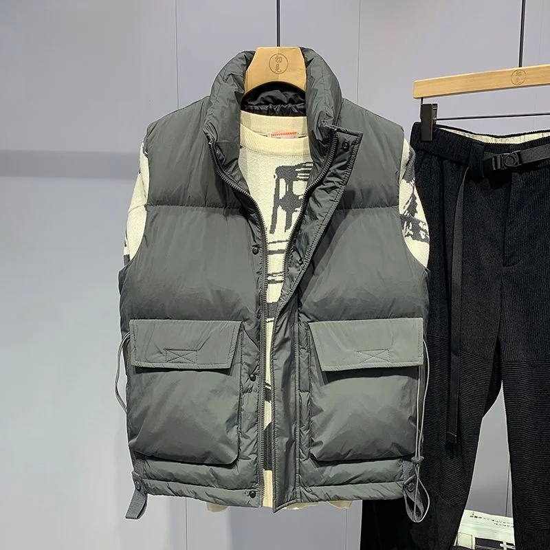 

Модный свободный утепленный мужской повседневный жилет из хлопка в стиле пэчворк с воротником-стойкой для осени и зимы, модель Svel Workwear, приталенный крой.