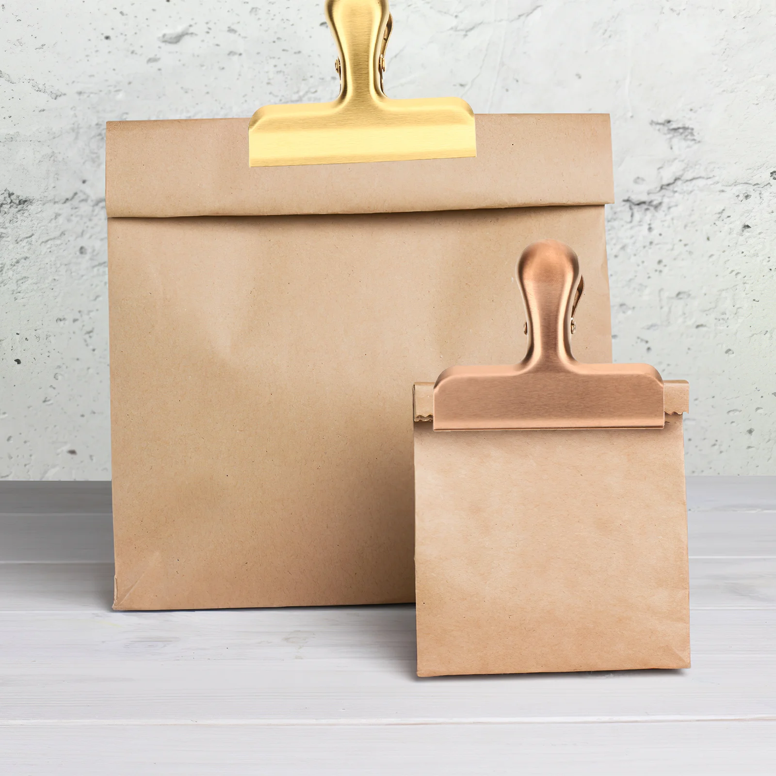 

4Pcs Sealing Clips Reusable Bag Clip Assorted Colors Safe Edges Keep Potato Chips Fresh Multipurpose Kitchen Accessories