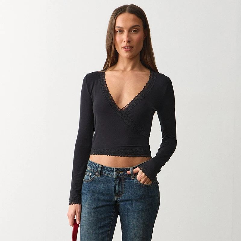 Beautiful lace edge long sleeved wrap style V-neck slim fit long sleeved top