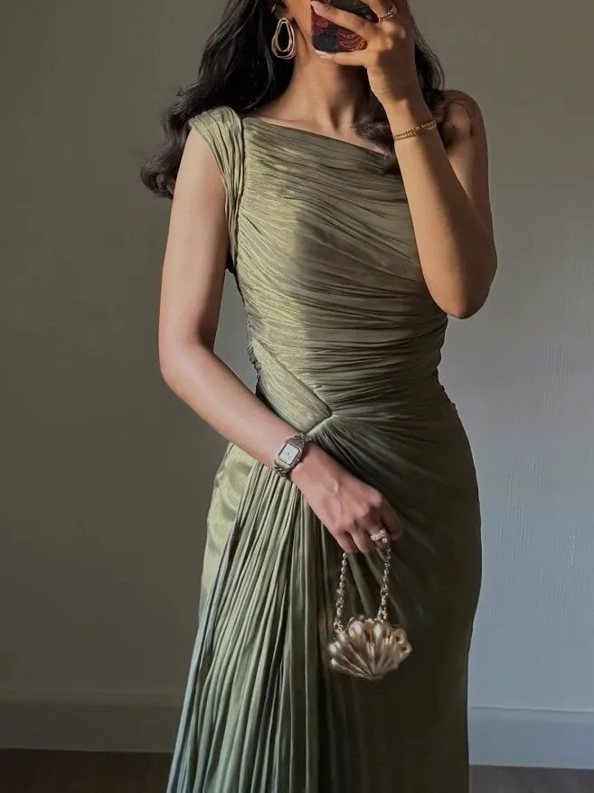 elegant-green-evening-dress-travel-women's-fashion-pleated-sash-autumn-winter-wedding-dress-chinese-production-polyester-fiber