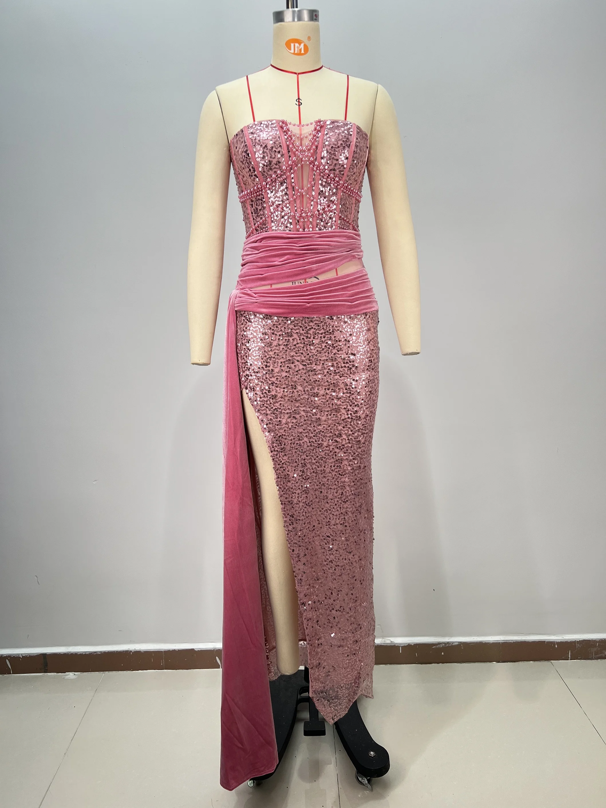 ผู้หญิงสีชมพูผ้าพันคอแขนกุดชุดราตรี SHEER Applique คริสตัลเลื่อมลูกปัดสําหรับชุดราตรีอย่างเป็นทางการ Gala Dress ​