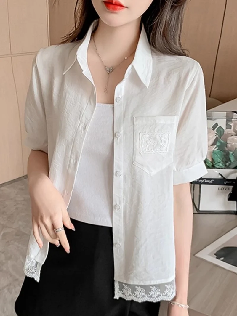 

Lace Patchwork Design White Short Sleeved Shirt Women's 2025 Summer New Style Loose Casual Outerwear Top W047