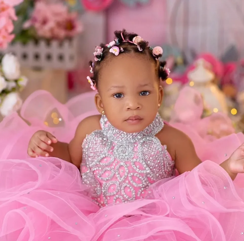 Nieuwe Roze Bloemenmeisje Jurken Gelaagde Gezwollen Organza Tutu Outfit Verjaardagsfeestjurken Kids Trouwgasten Jurken Kerstjurk