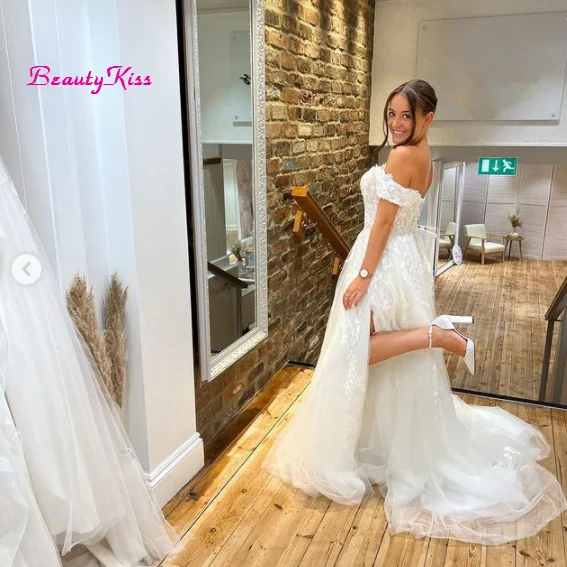 فستان زفاف مكشوف الكتفين بفتحة جانبية مزين بالدانتيل فساتين زفاف طويلة على شكل حرف a من التل فساتين نسائية للحفلات والزفاف