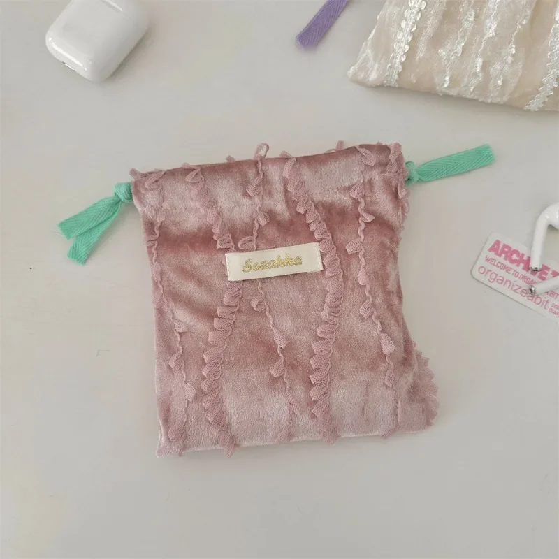 Monedero con volantes de encaje Retro para mujer, bolsa de almacenamiento de lápiz labial de viaje portátil, Color rosa y Beige, Cable para auriculares, 1 ud.