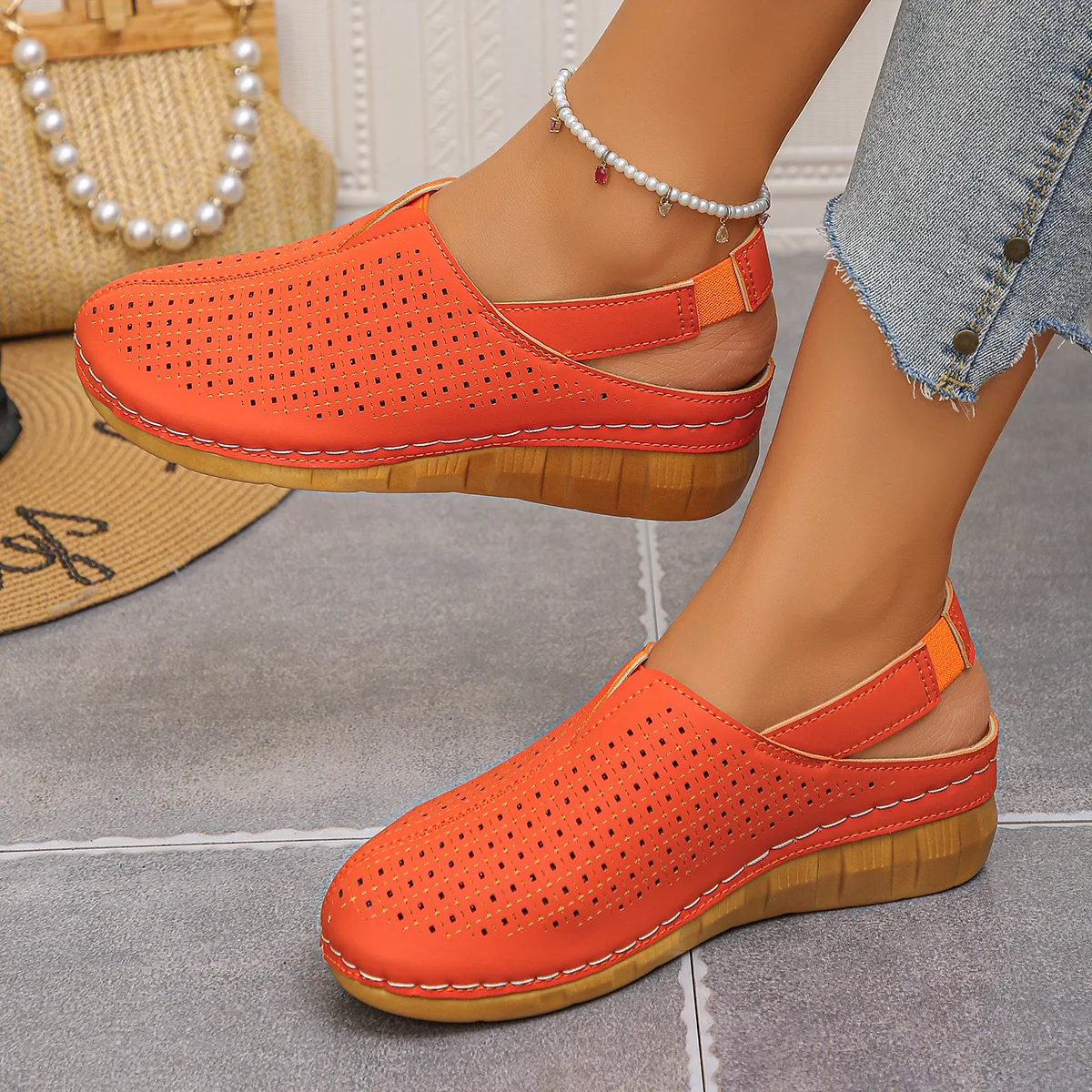 Women's summer outdoor casual thick-soled sandals suitable for hiking and versatile for all occasions. One-piece open-toe comfy