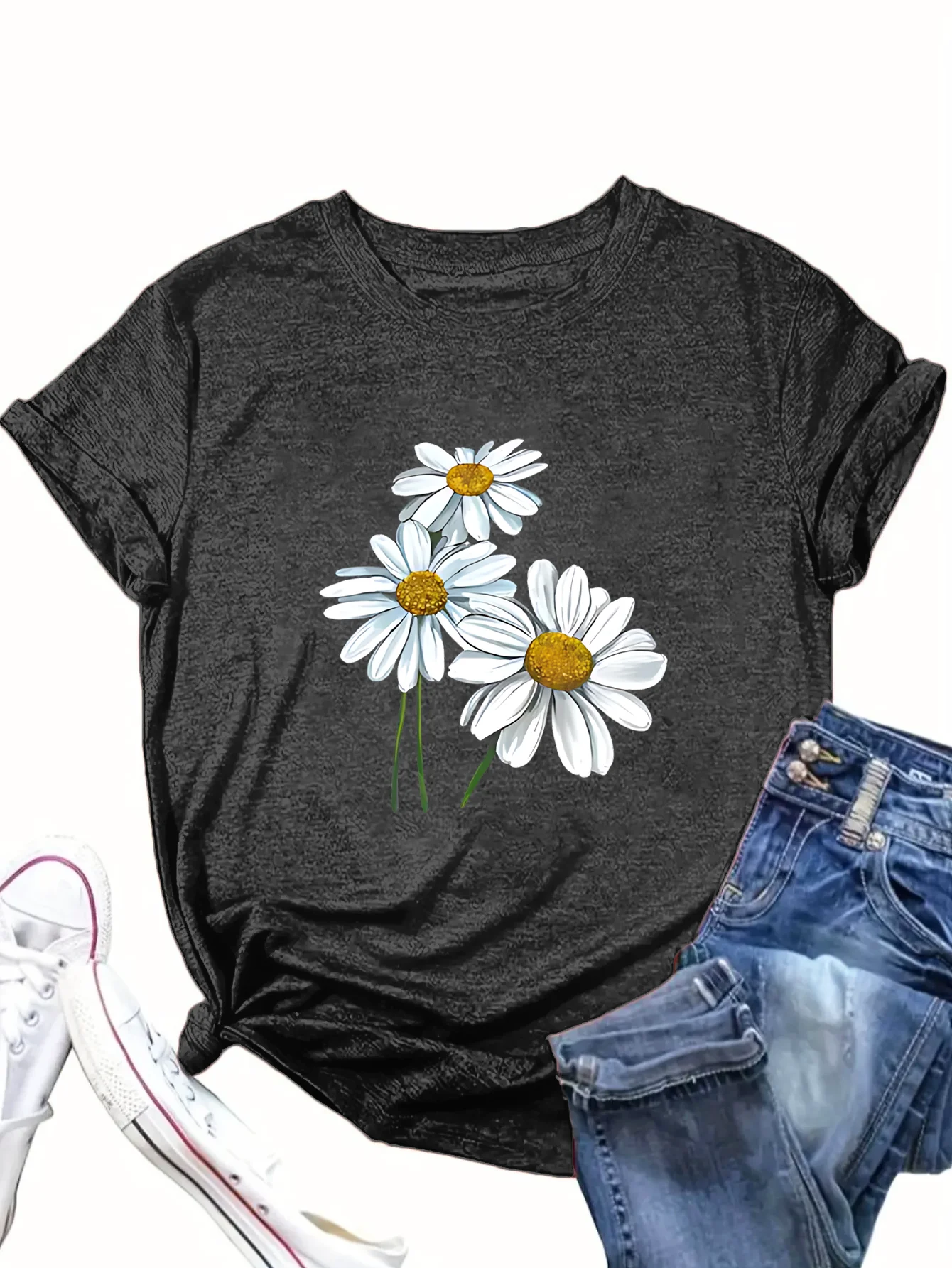 

Plus - Size Women's Red T - Shirt, White Daisy Floral Graphic Oversized Tee