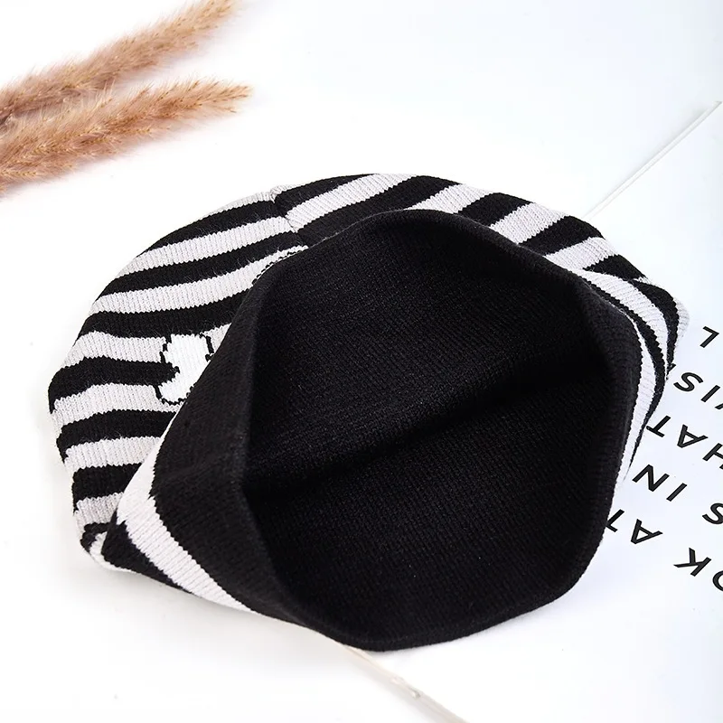 Camouflage Knitted Beanie Warm Winter Hat for Men Women Pullover Skull Cap with Striped Pattern Outdoor Cold Weather Protection