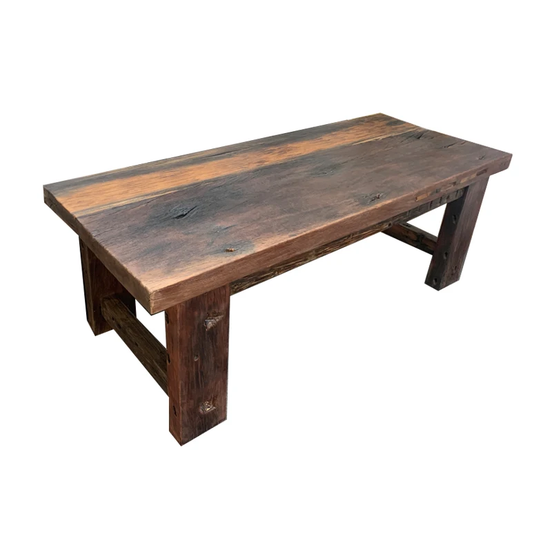 

Антикварный чайный столик на балконе старого дома, китайский большой журнальный столик из цельного дерева, чайный столик на открытом воздухе во дворе