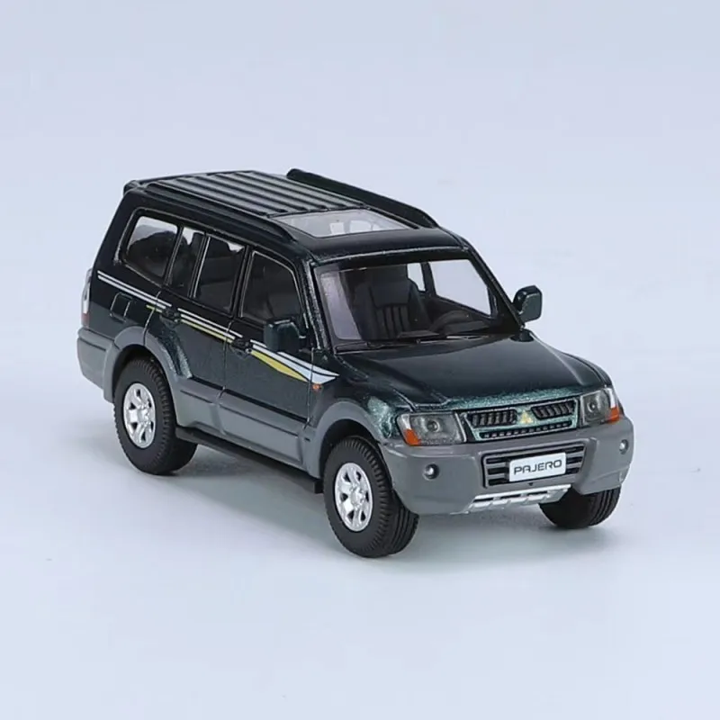 XCARTOYS 1/64 Mitsubishi Pajero Gen.3 Off-road Vehicle Alloy Car