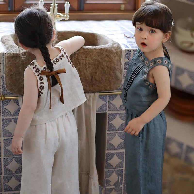 

2025 New Summer Girls' Linen Cotton Retro Flower Embroidered Vest and Mosquito Pants Two Piece Set