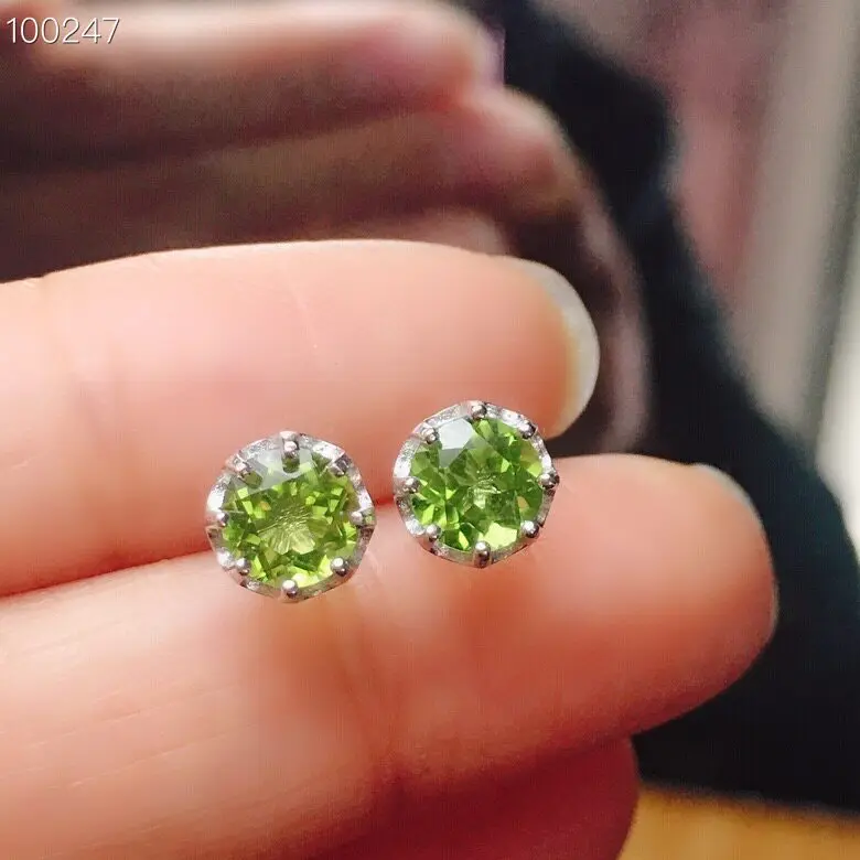 

Silver Gemstone Stud Earrings for Daily Wear 6mm*6mm VVS Grade Natural Perdiot Silver Earrings Brithday Gift for Woman