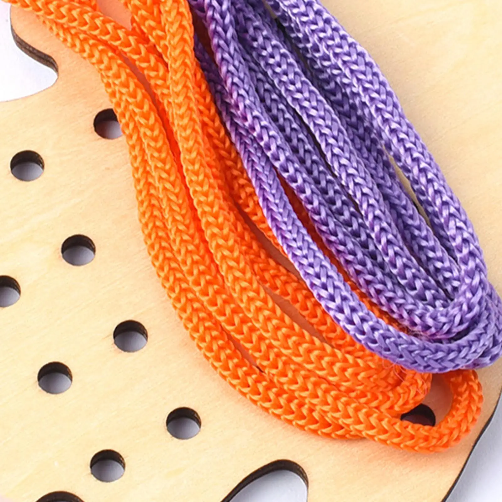 Drewniana zabawka do nawlekania, zabawna zabawka edukacyjna dla przedszkolaków, małych dzieci, chłopców i dziewczynek, do użytku w domu i w podróży.