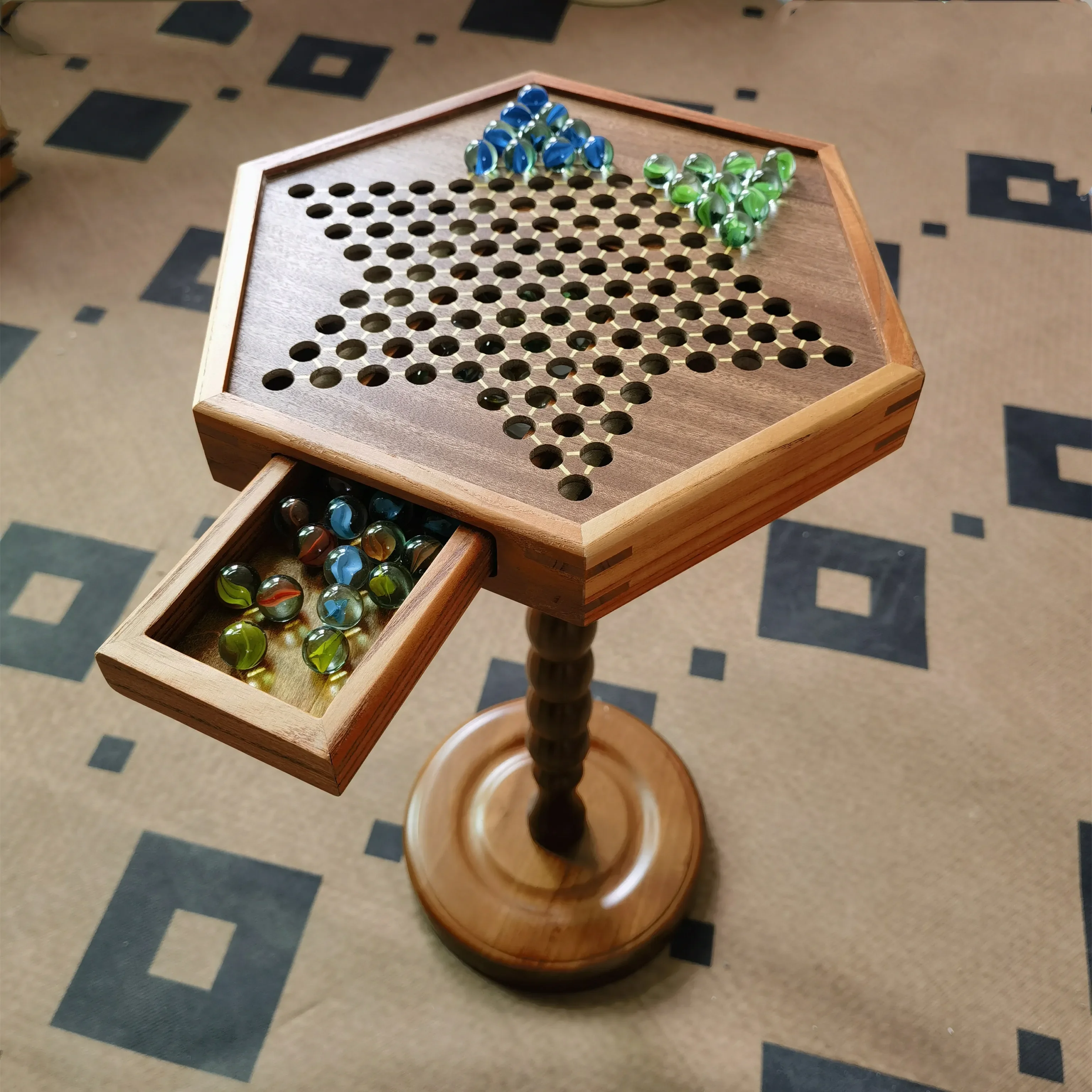 북유럽 스타일 원목 사이드 테이블 이미지