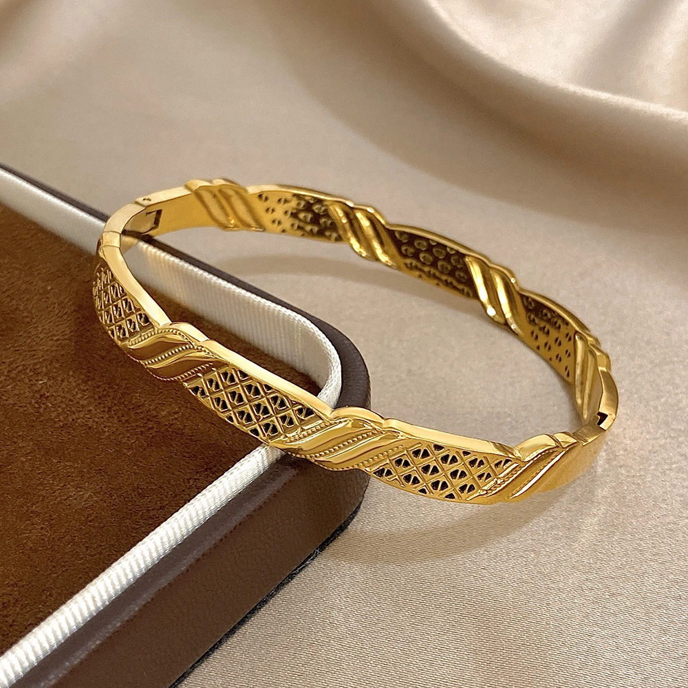 

New Waterproof Stainless Steel Round Wide Bracelet Bangle for Women Creative Gold Color Irregular Spring Opening Bangle Jewelry