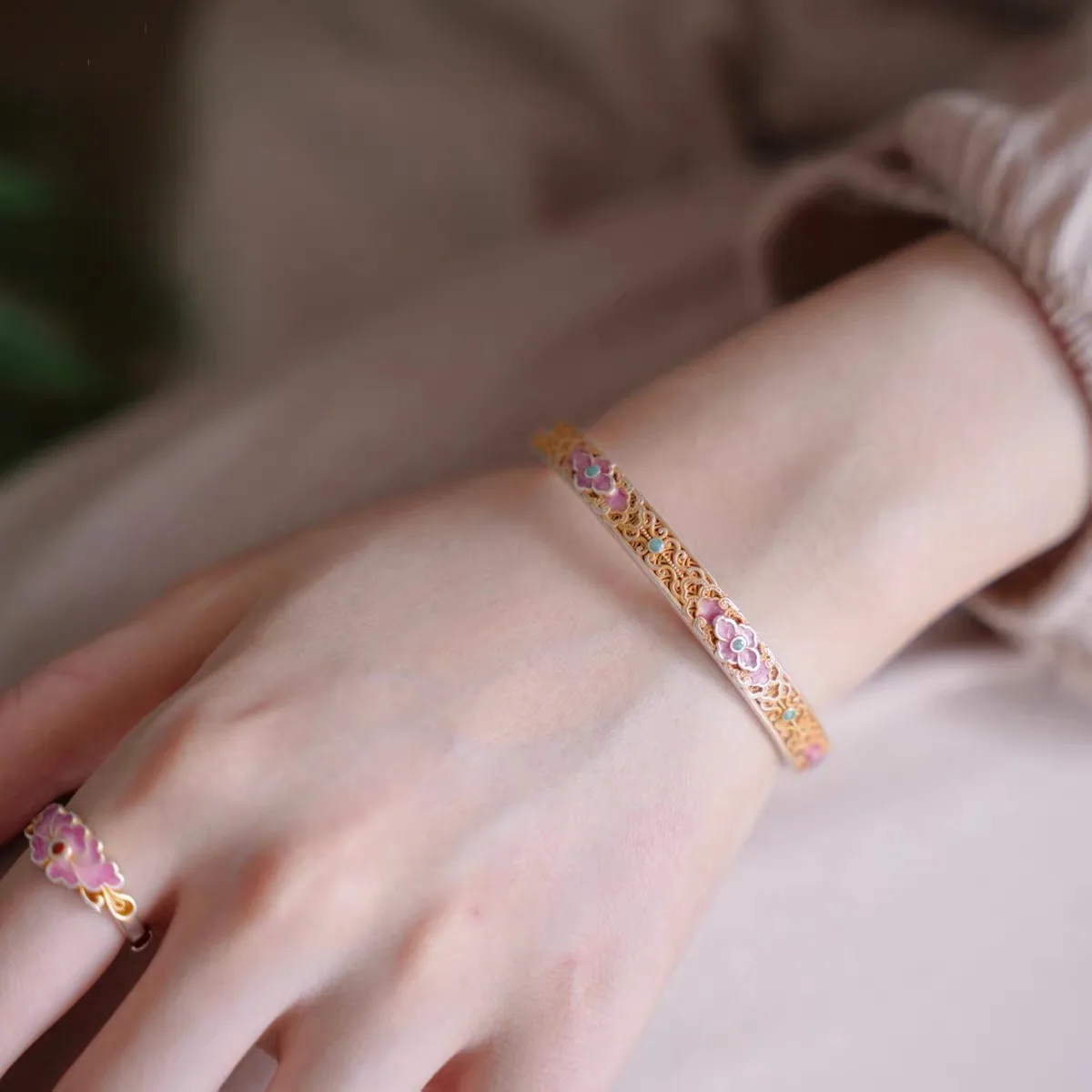 Traditional Chinese Style Silver Plated Colored Enamel Bracelets for Women Flower Butterfly Shaped Retro Palace Luxurious Bangle