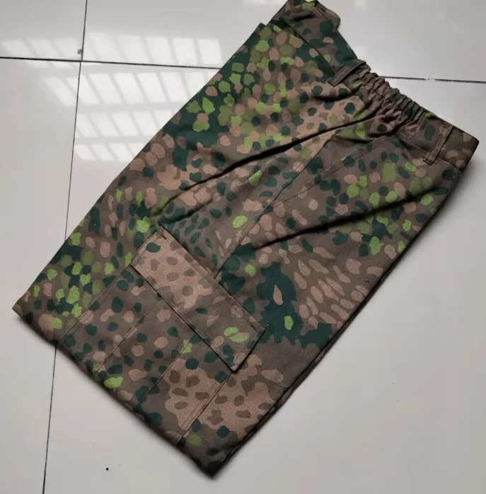 German Dot44 Camouflage Uniform Man Include Jacket Pants Vintage Green Pea BDU Cut view 3