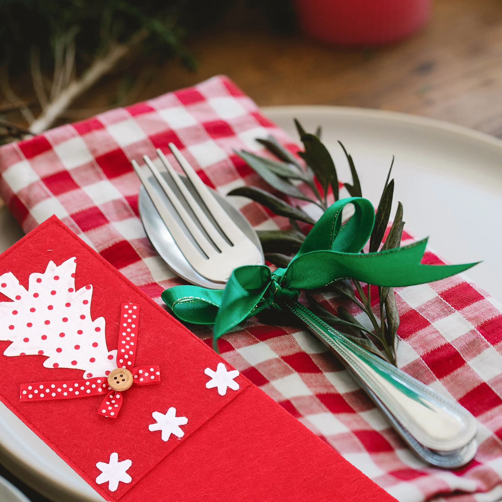 

4 Pcs Christmas Tree Cutlery Bag Table Decirative Bags for Silverware Rectangle Christmad Felt Cloth Lovely Tableware Chritmas