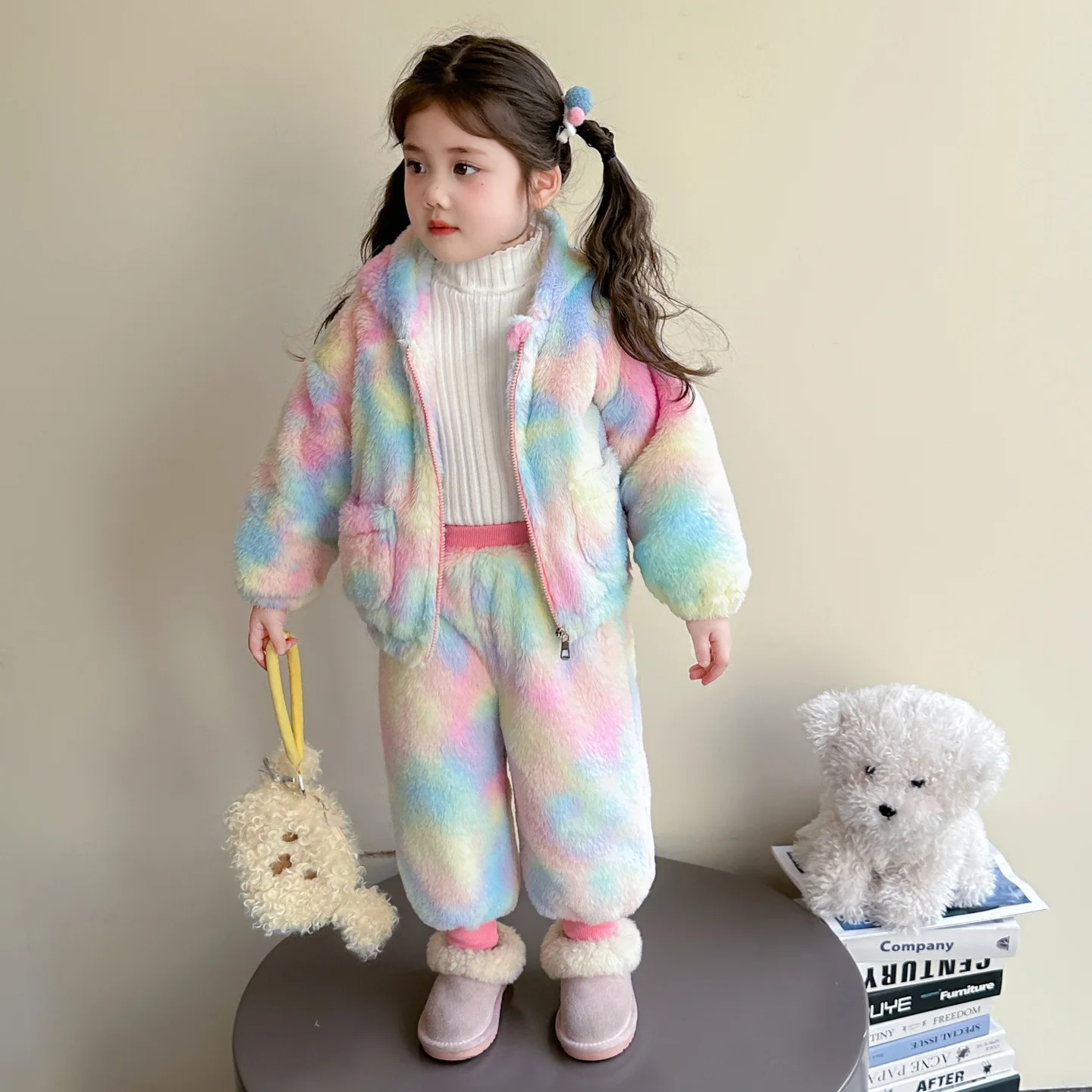 

Girl and Child Cartoon Cute Rendering Set Autumn/Winter 2025 New Children's Winter Warm Two Piece Set for Boys and Girls Baby