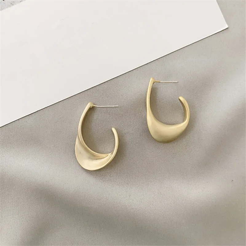 2023 Fashion simple retro metal earrings hot-selling earrings, women\'s party gifts