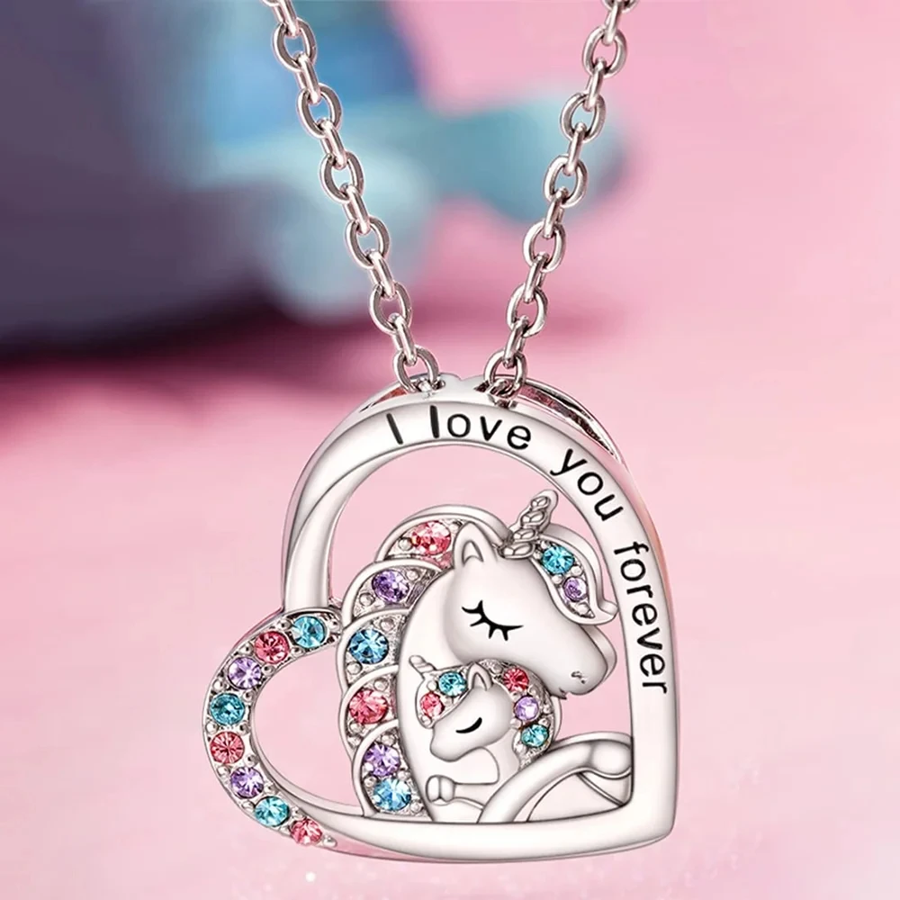 Collar con colgante de unicornio para mujer y niña, colgante con forma de corazón, madre, abrazo, regalo de cumpleaños