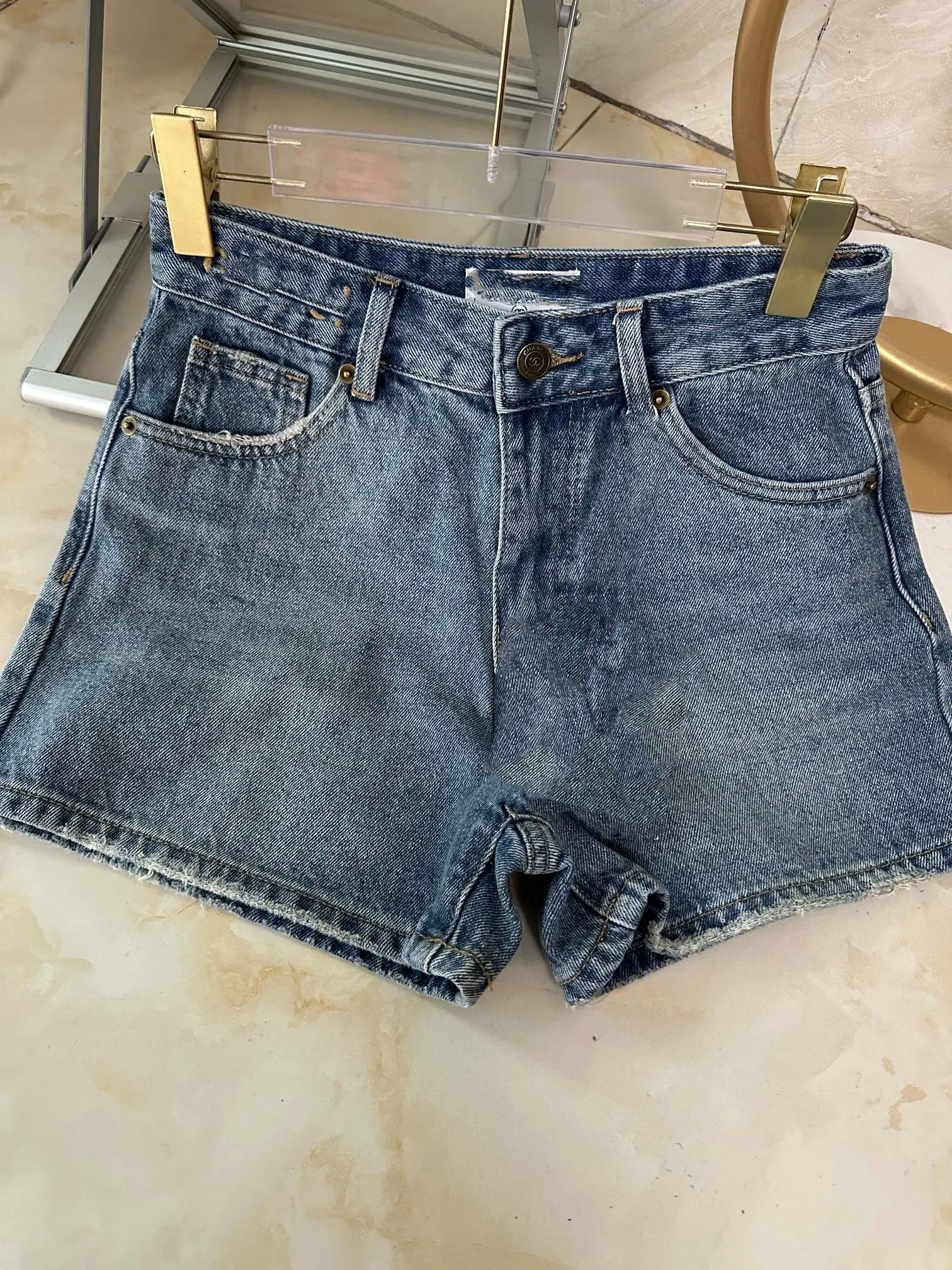 

2024 spring/summer new embroidery color contrast A-line straight leg jean shorts women,