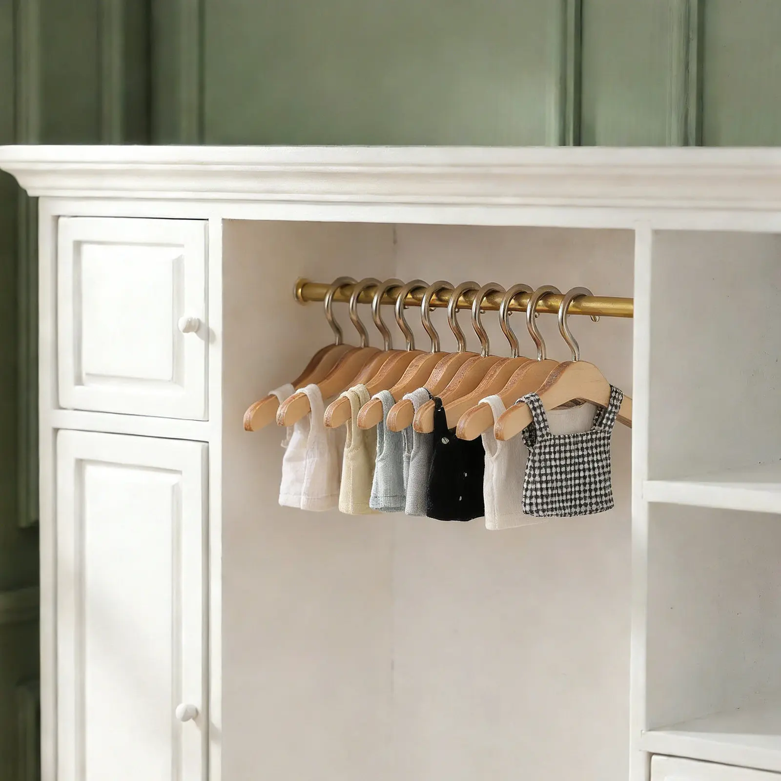 

10 шт. миниатюрных вешалок для аксессуаров, держатели для кукольных платьев, миниатюрные аксессуары для кукольного домика