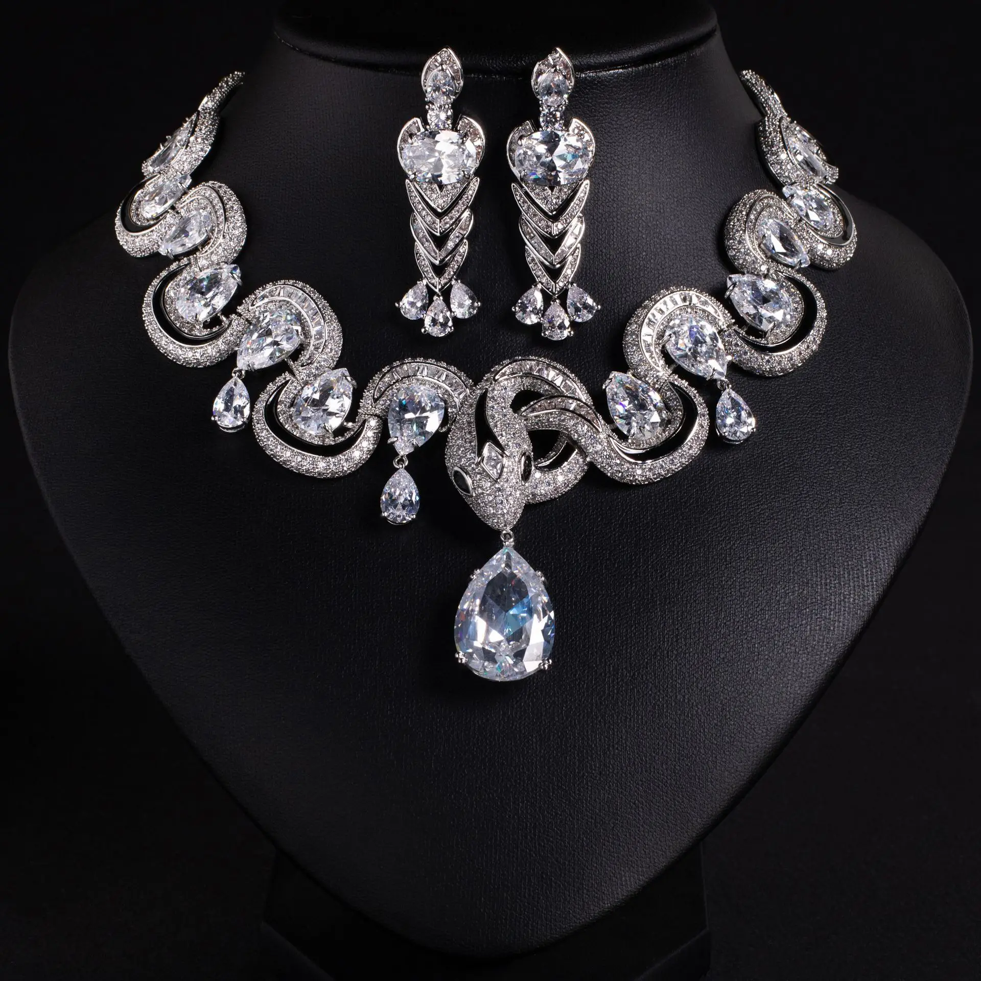 SET Jewelry Vintage Red green white Snake Necklace Earrings Inlay Zircon High End Women's Wedding Party