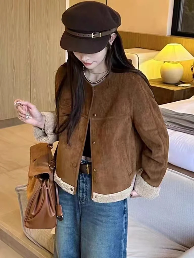 

Модная короткая куртка из овечьей шерсти для женщин, замшевая верхняя одежда в повседневном стиле, с пуговицами и карманами, свободный крой, круглый вырез, длинный рукав