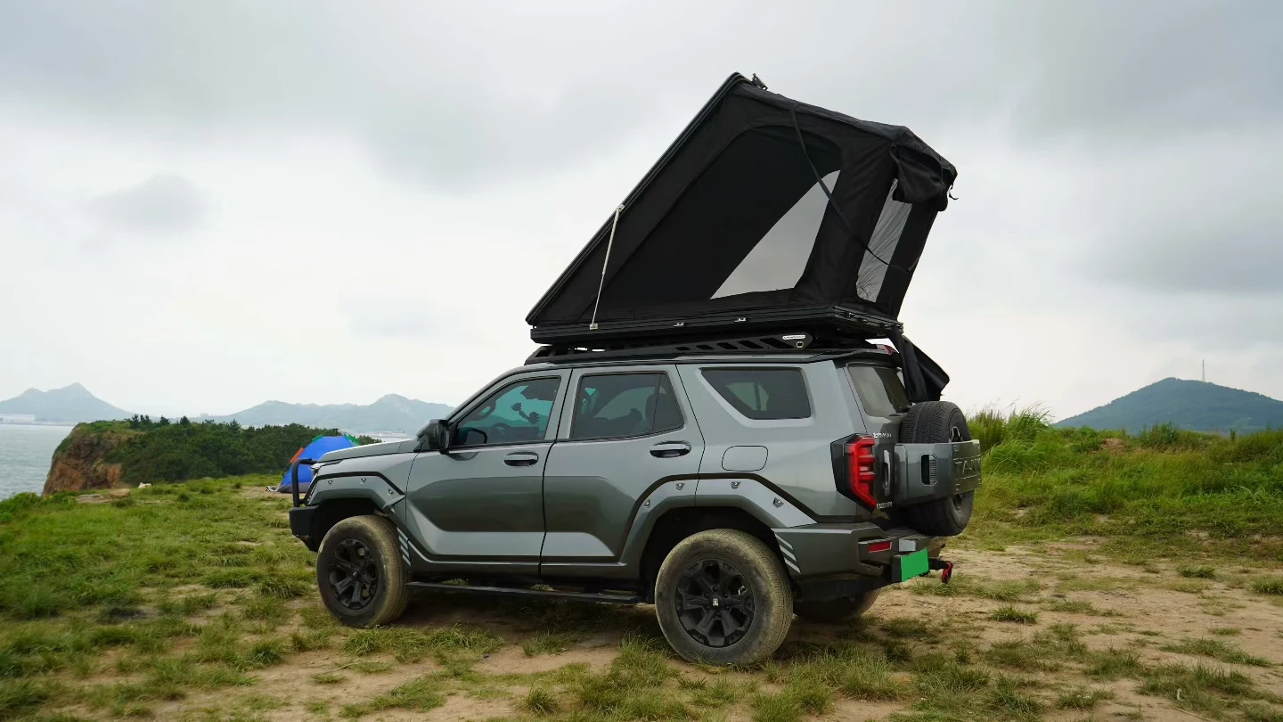 Hot Sale Aluminum Hard Shell Rooftop Tent 4 Season Waterproof Car Roof Top Tent With Telescopic Ladder For SUV Outdoor Camping