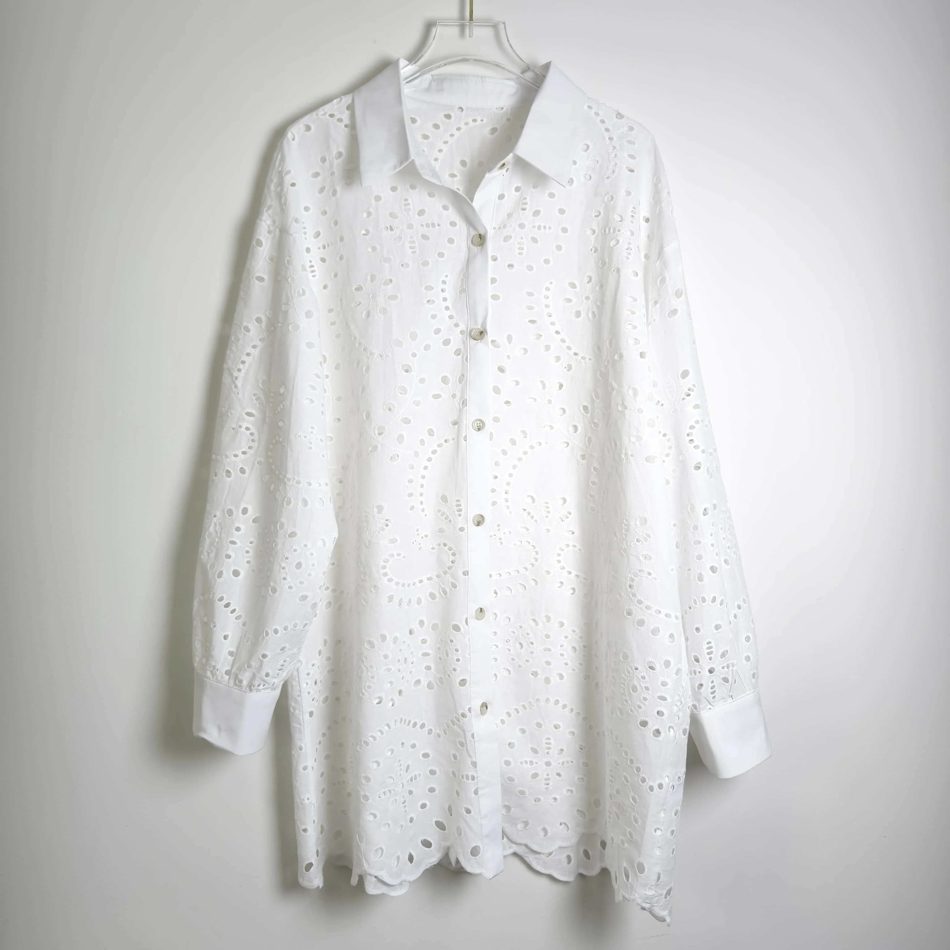 Top da donna a maniche lunghe autunnali Camicette in pizzo Boho Beach Camicie da donna Camicetta casual scavata in cotone allentato vintage