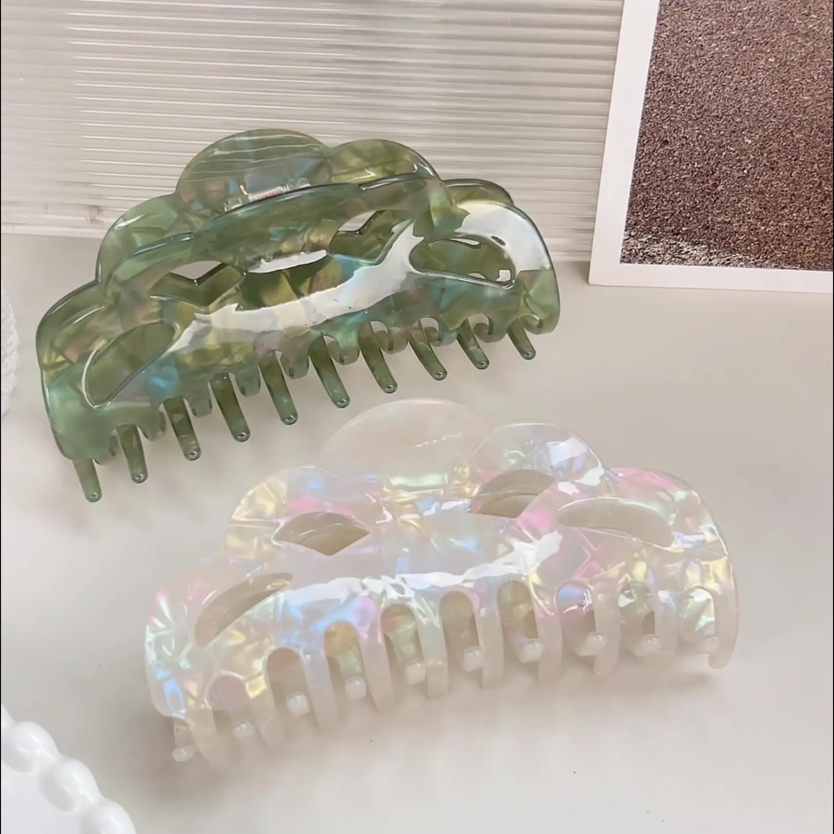 Jepit Rambut Berongga Sederhana Jepit Rambut Besar Elegan Klip Hiu Aksesori Jepit Rambut Temperamen untuk Wanita