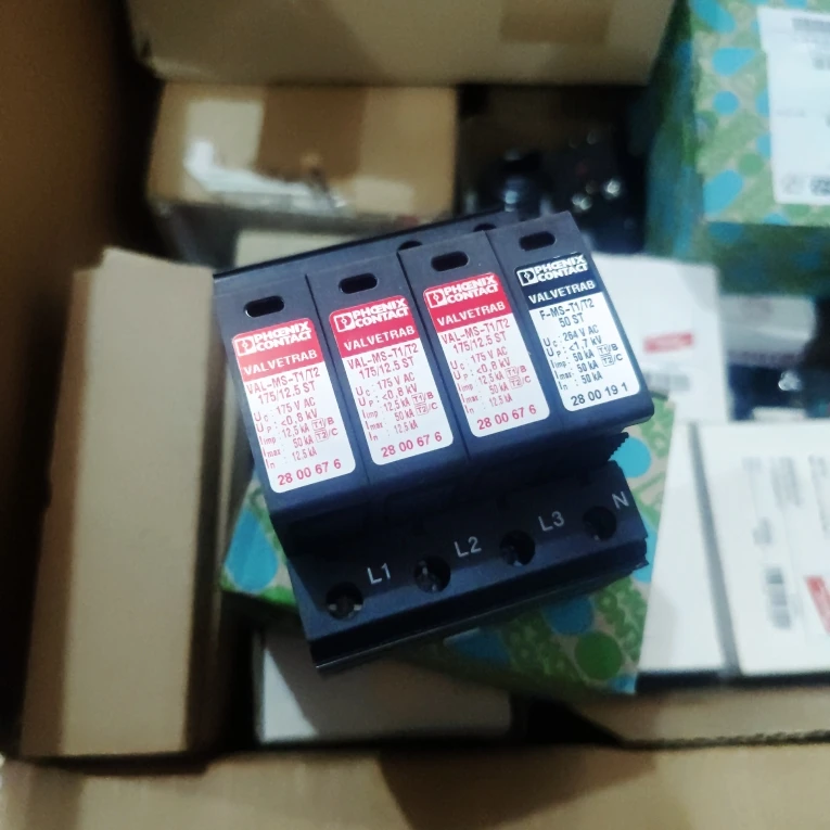 PHOENIX 2800671   VAL-MS-T1/T2 175/12,5/3 + 1