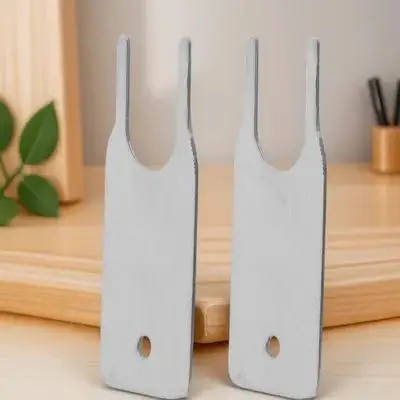 

2Pcs Paper Towel Dispenser Key Universal Iron Toilet Paper Box Key Replacement Commercial Dispenser Keys Bathroom Roll Holder