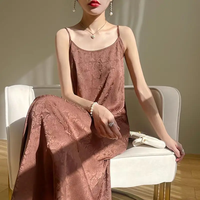 

Women Round Neck Jacquard Rose Elegant Camisole Dress 2024 Summer Women's Loose Silk Sleeveless Large Size Nightdress X1088