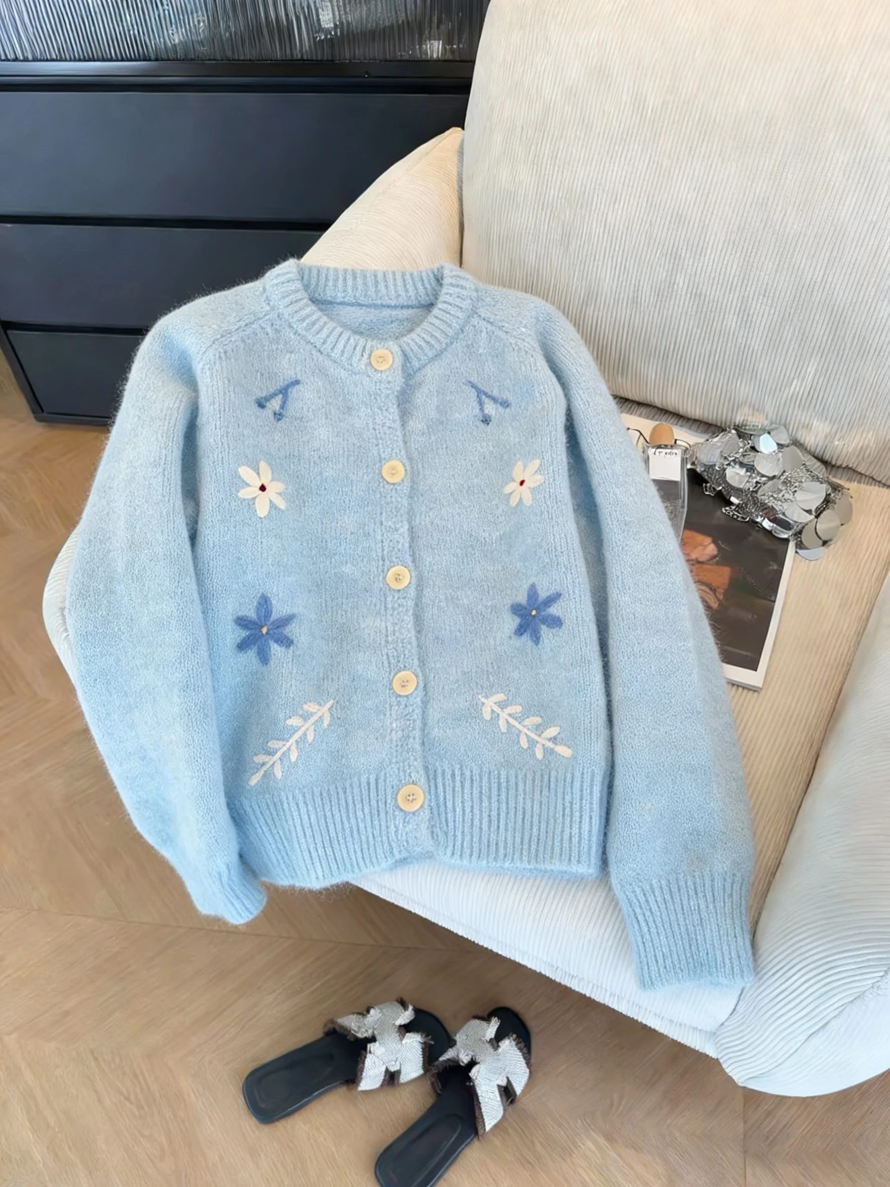 

Korean Sle round Ne Knitted Sweater Women's Spring Autumn Design Sweet Match Blue Flower Embroidery Cardigan