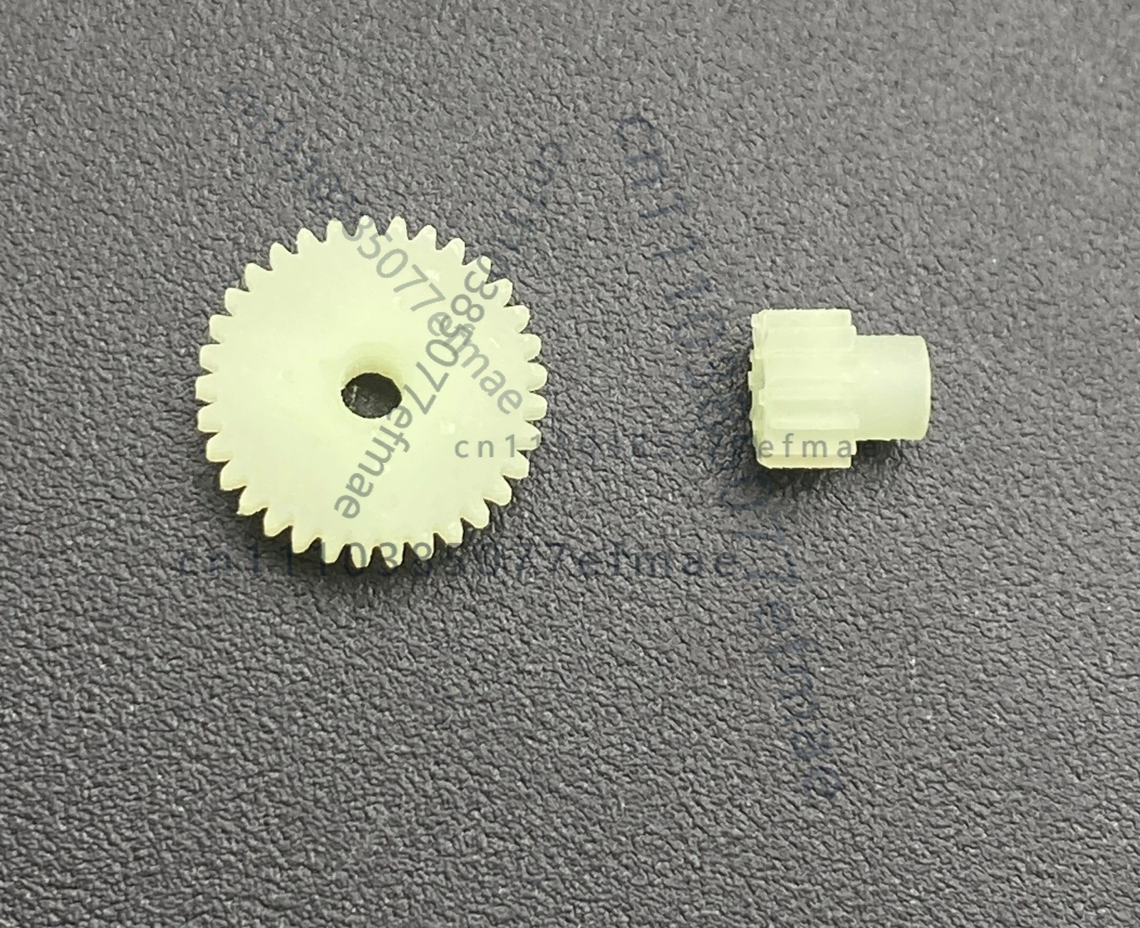 

Мотор для отслеживания положения лазерной головки Sony Walkman D82 D88 D90 D99 D150 D250