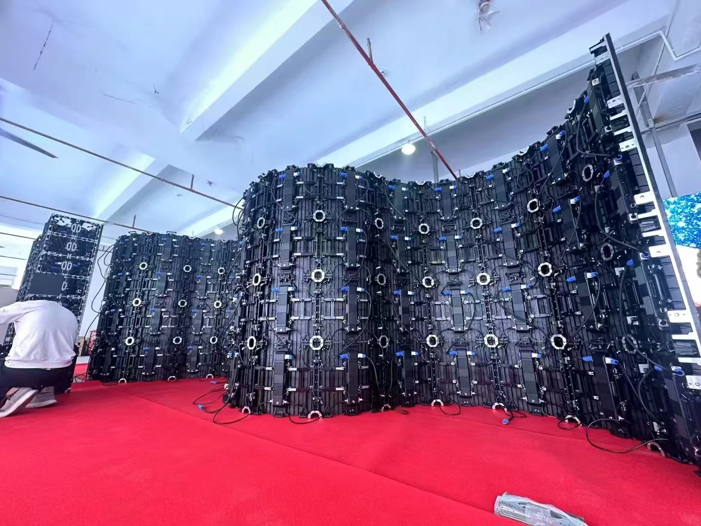 Customizable Customizable Indoor/Outdoor 3.91mm Bendable LED Display Screen IP65 1080p HDR10 5000cd Brightness Shopping Mall  Ba