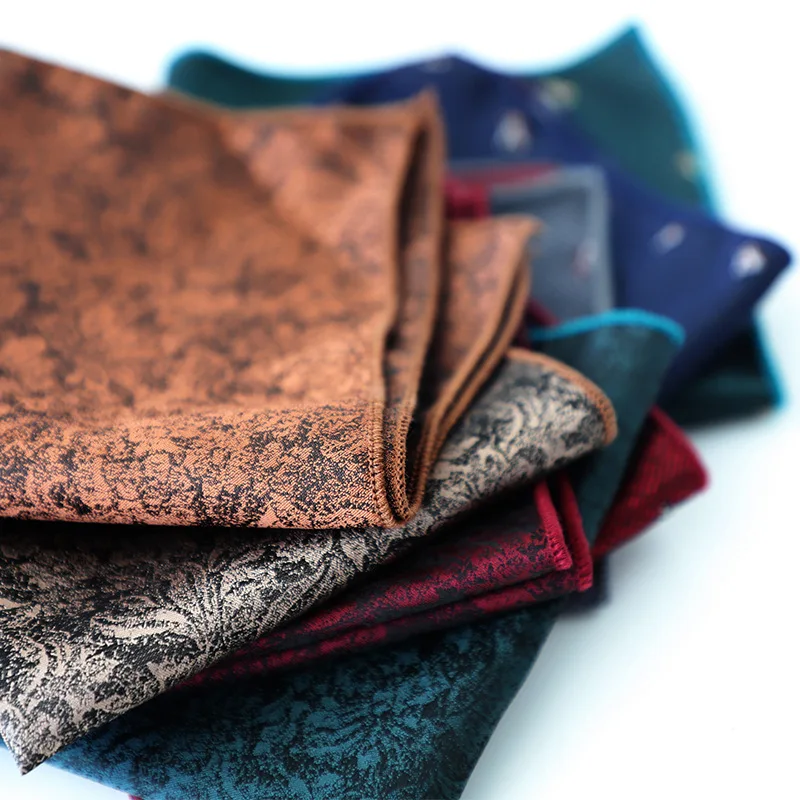 新ファッション 23 センチメートルメンズポケットチーフブラウンドット花柄ハンカチグリーンホワイトハンカチウェディングパーティーアクセサリービジネスクラバット