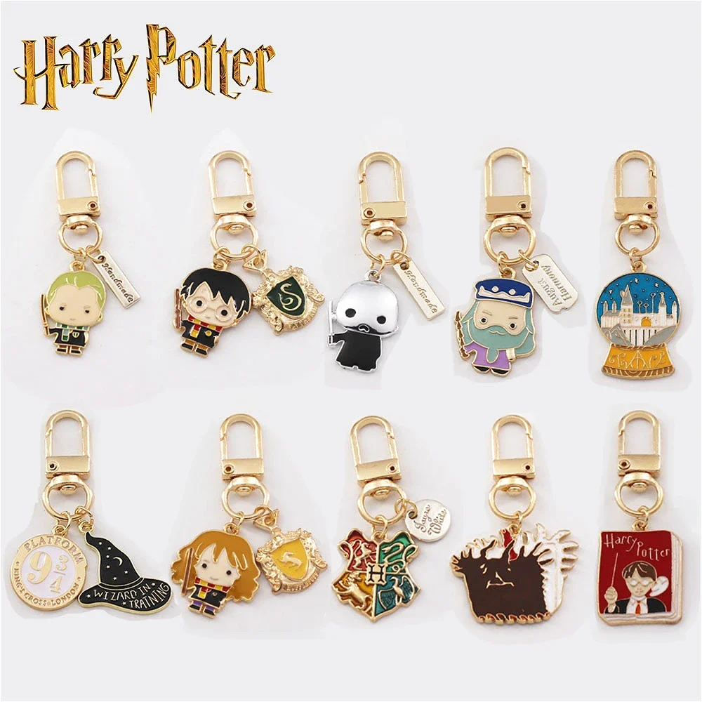 Movie Figures Magic Academy Harries Keychain Peripherals Hogwarts Alloy Backpack Pendant Potters Kids Creative Toys Decor Gifts