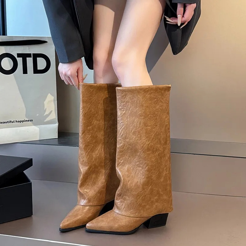 Botas de mujer de cuero de caña alta con punta afilada, estilo urbano, tacón grueso, botas de caballero, moda otoño-invierno