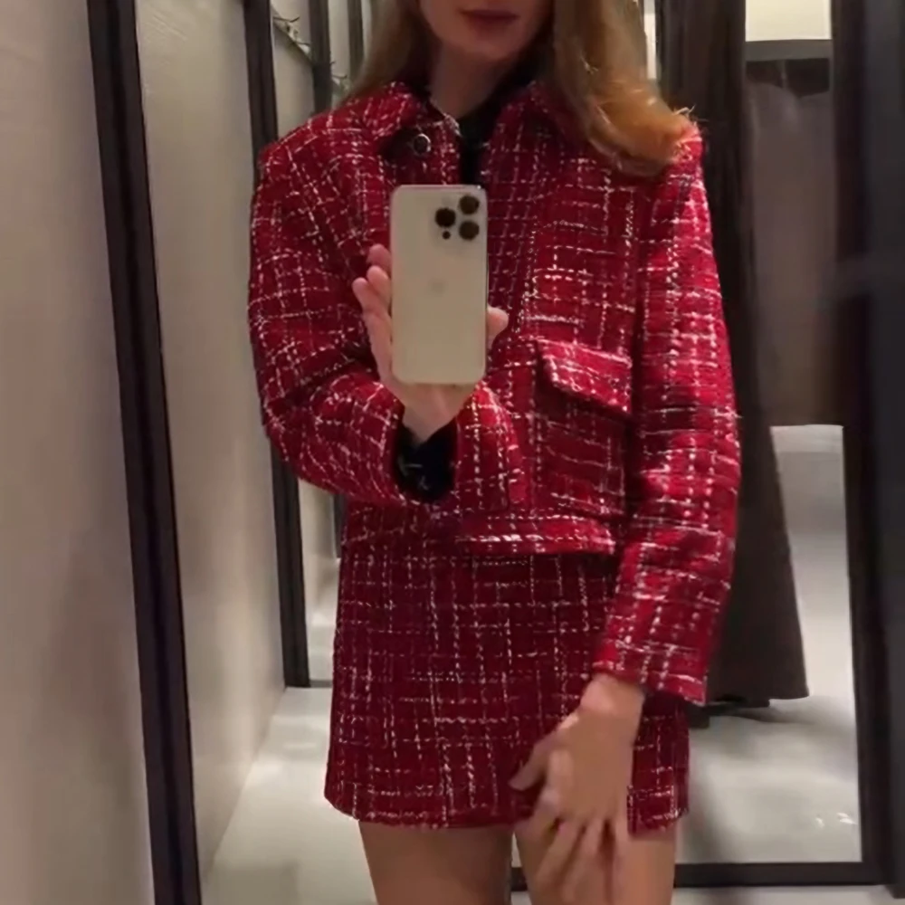 

Комплект из двух предметов в европейском и американском стиле с короткой курткой и воротником-стойкой с длинными рукавами