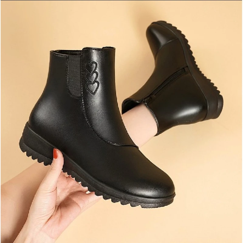 أحذية ثلج قصيرة عصرية ومتعددة الاستخدامات لعام 2026 للأمهات-خريف/شتاء، نعل سميك، مبطنة بالصوف، أحذية قصيرة مسطحة دافئة للغاية