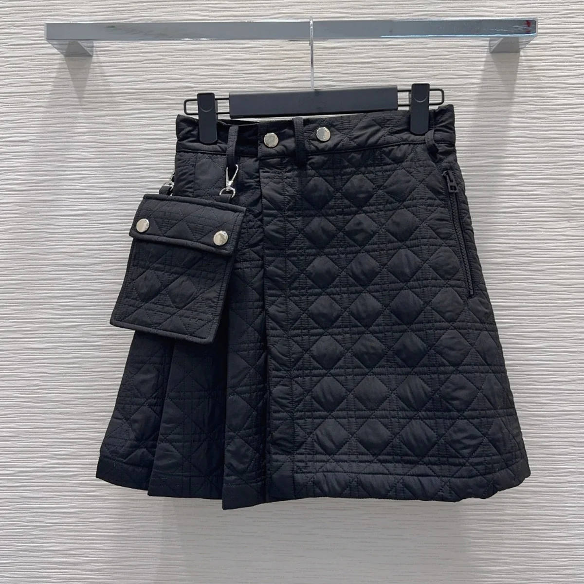 High Quality Women Quilted Pleated Mini Skirt, High Waist A-line Skirt With Detachable Pocket  lyt2610750
