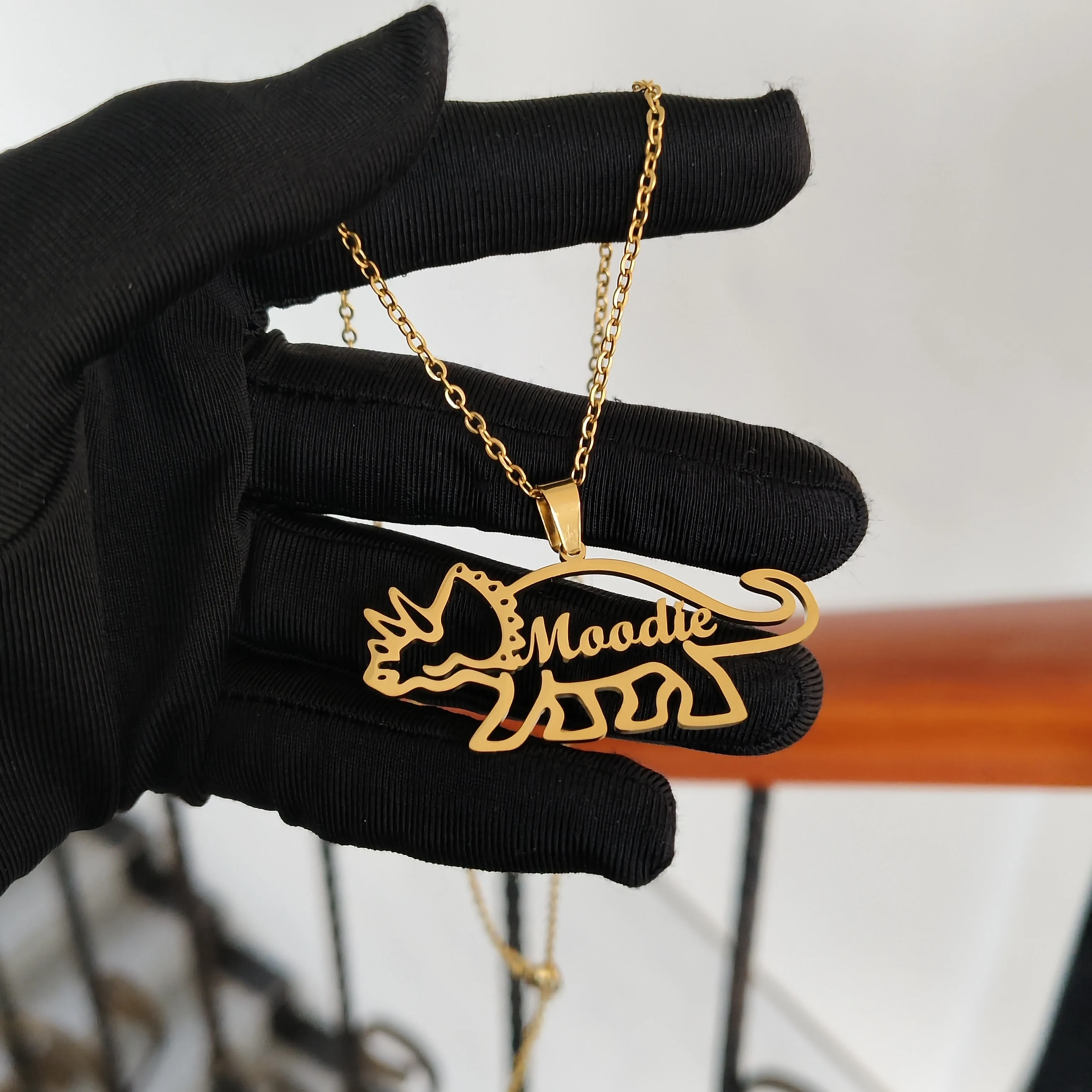 

DHQH Wholesale Customized Name Triangle Dragon Necklace Personalized Letter Dragon Pattern Pendant Gift Manufacturer Direct Sale